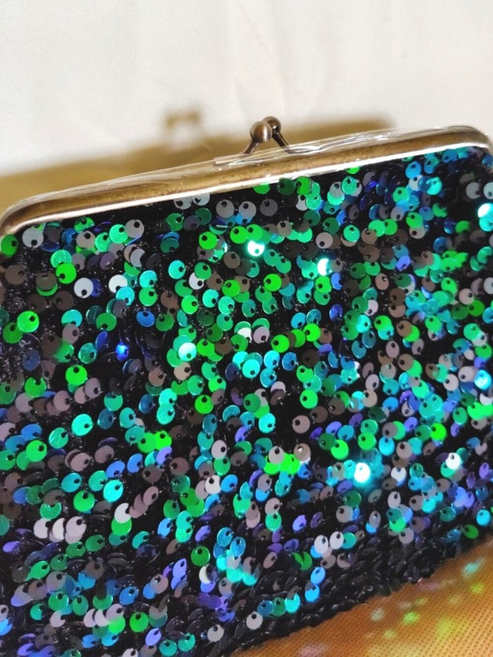 Patricia Nash Savena Frame Kisslock Sequins & Leather Wristlet Clutch in Green - Picture 11 of 13